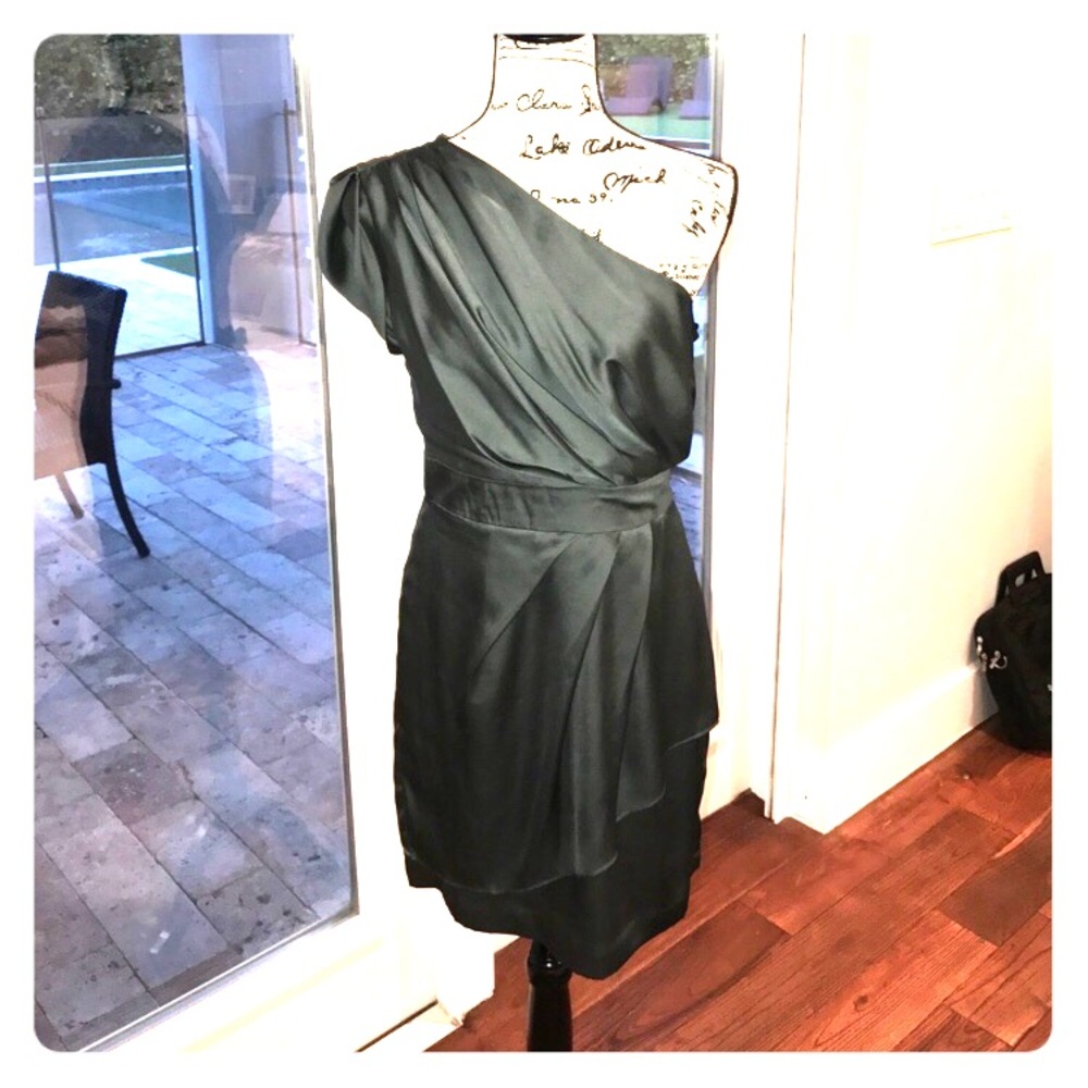 Gorgeous Green Satin One-sleeve Dress